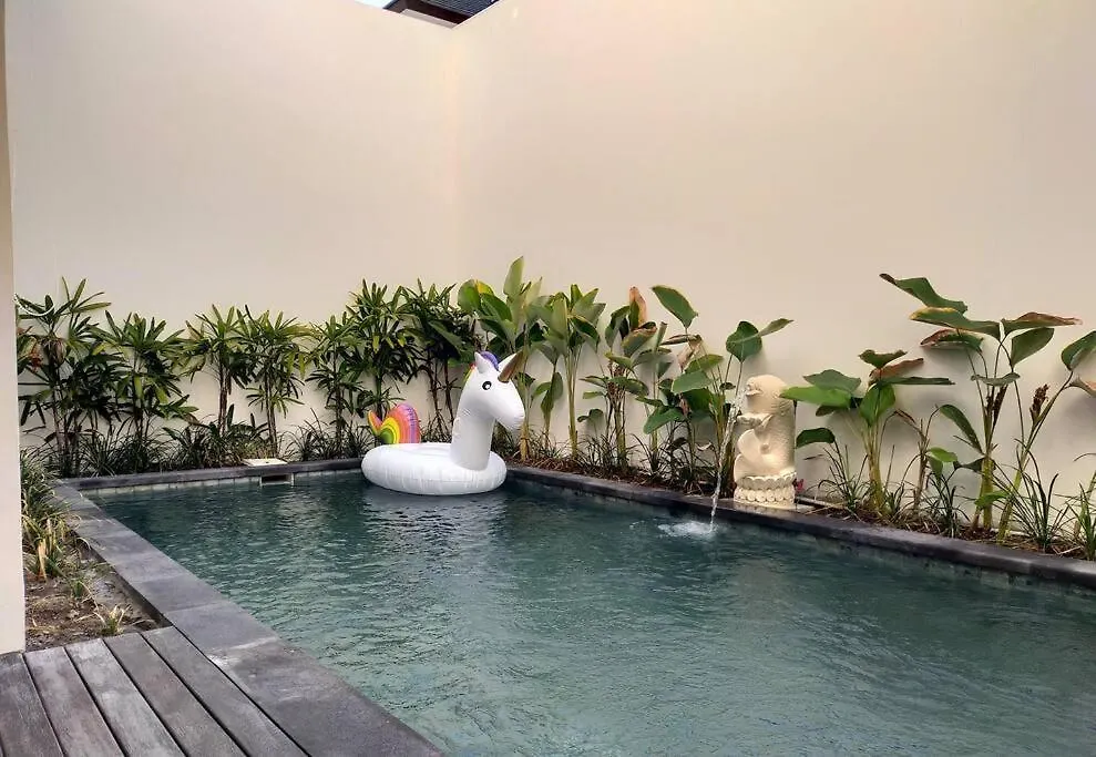 Al Mare Villa, New 3Br Modern Comfy Villa, Private Pool Seminyak 0*, 塞米亚克